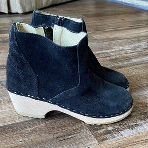 Hanna Andersson black suede clog booties size EU 32/Girls 13.5/1